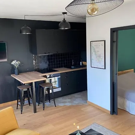 Le Clos Du Mesnil, Logement Totalement Independant Le Tourne Exterior foto